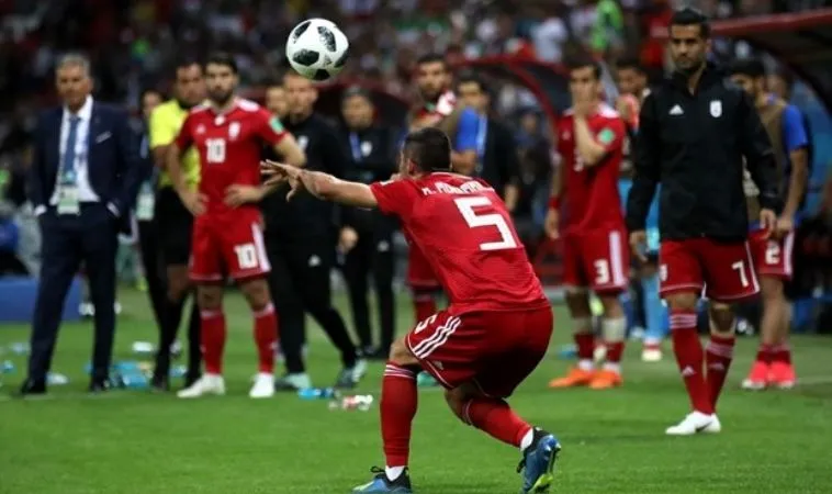 Cùng 7mcnvn.app Tìm Hiểu Cách Chơi Kèo Ném Biên Bóng Đá: Bí Quyết Thành Công Cho Người Chơi 2 Lối chơi của đội bóng ảnh hưởng lớn đến kèo ném biên