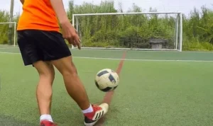 Đá Bóng Như Pro: Bí Quyết Đá Bóng Bằng Mu Bàn Chân 2 kỹ thuật đá bóng bằng mu bàn chân